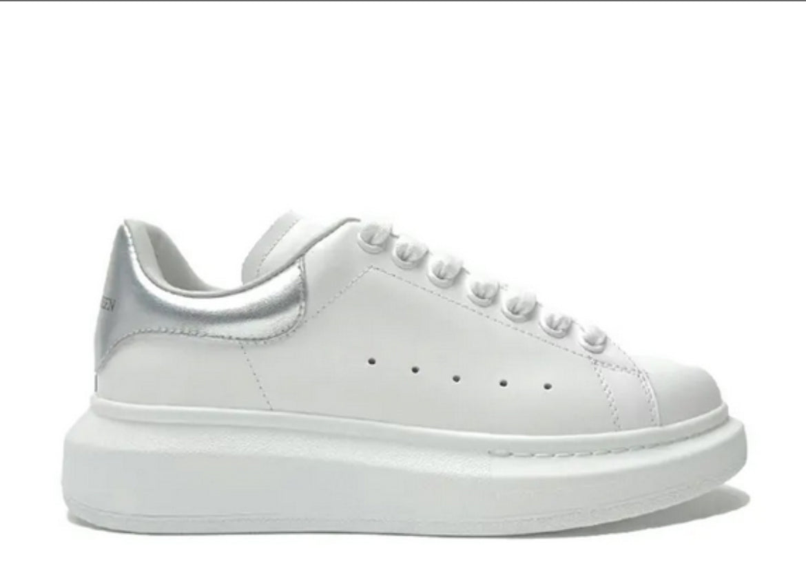 Zapatillas Alexander McQueen extragrandes 'Bleach White Silver'