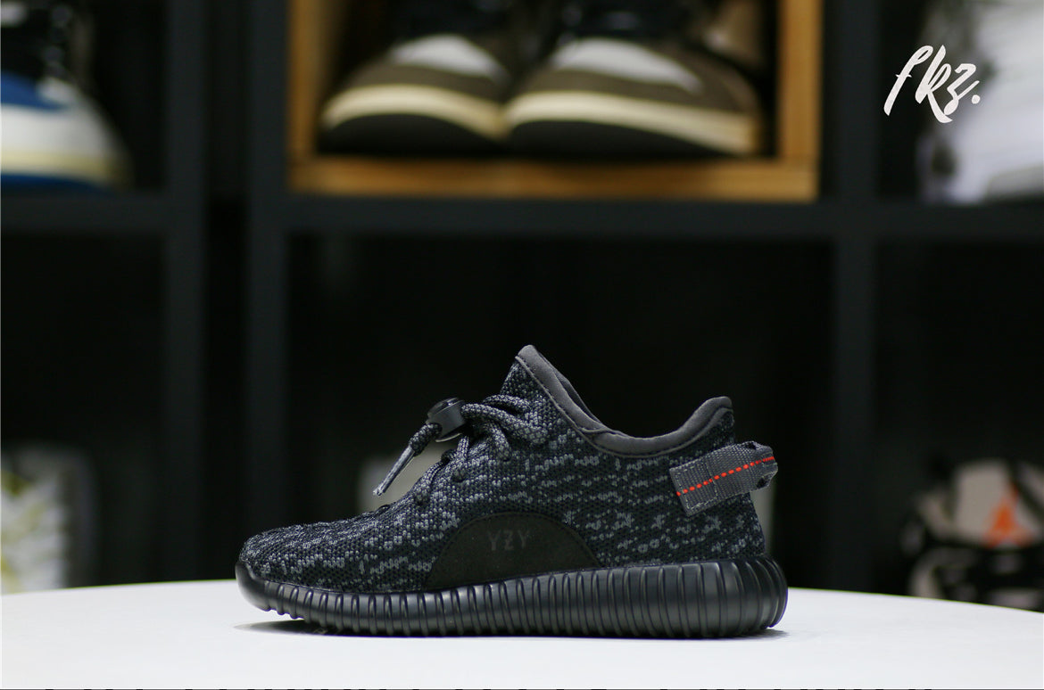 Adidas Yeezy 350 Boost 2015 para bebé, color negro pirata