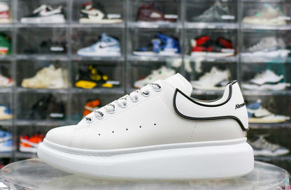 Zapatillas Alexander McQueen Oversize Blancas y Negras 3M